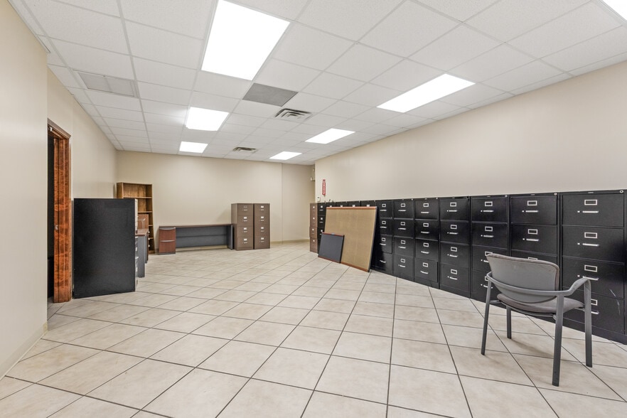 More Photos Of 1016 N Cruse Ave, Broussard Warehouse For Sale