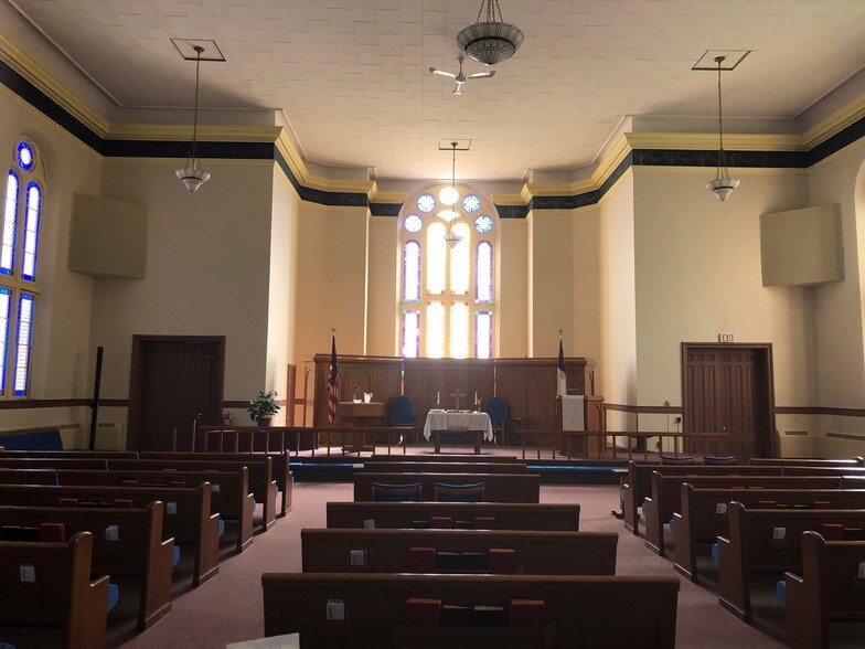 More Photos Of 109 Church St, Palmyra Religious Facility For Sale