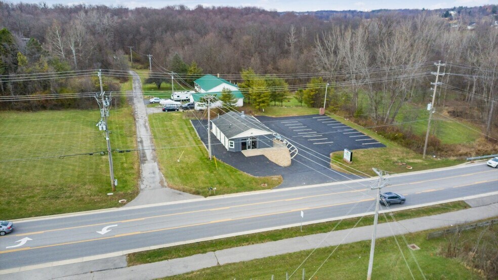 More Photos Of 580 W Coshocton St, Johnstown Storefront For Sale