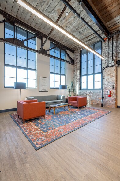 More Photos Of 1601 S Holtzclaw Ave, Chattanooga Office For Sale