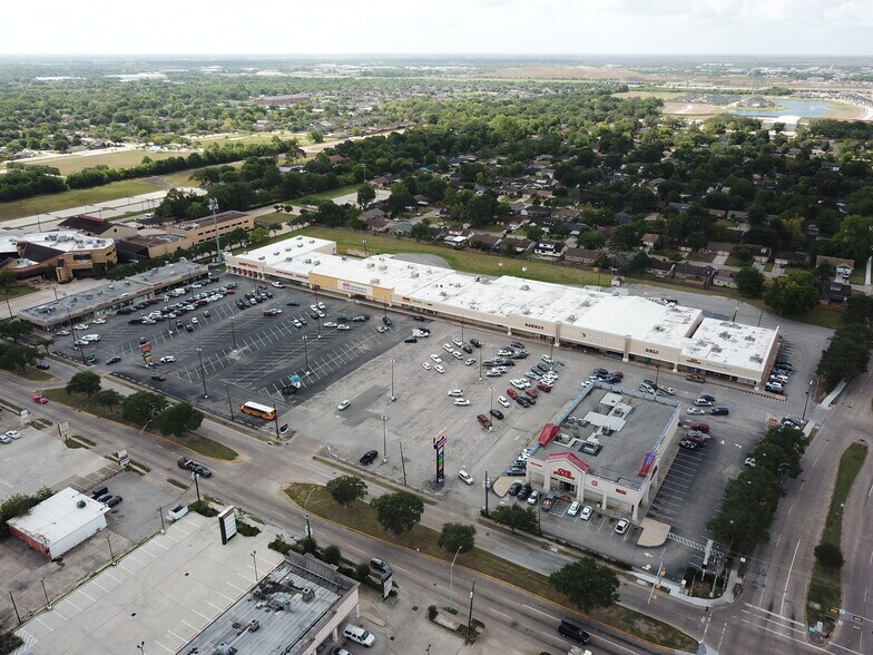 More Photos Of 4333-4451 W Fuqua St, Houston Unknown For Lease