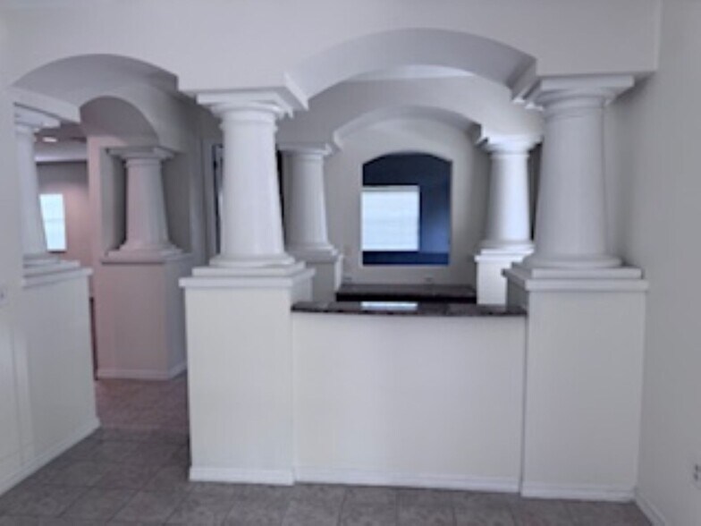 More Photos Of 13051 W Linebaugh Ave, Tampa Office For Lease