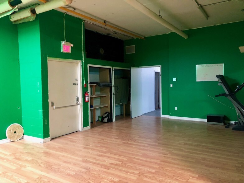 More Photos Of 1390-1400 Plains Rd E, Burlington General Retail For Lease