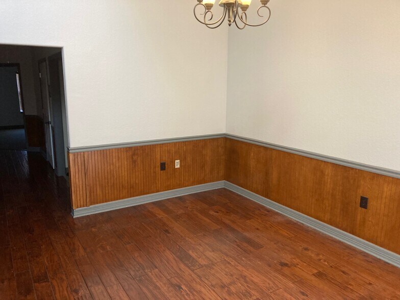 More Photos Of 2851 Joe Dimaggio Blvd, Round Rock Office For Sale