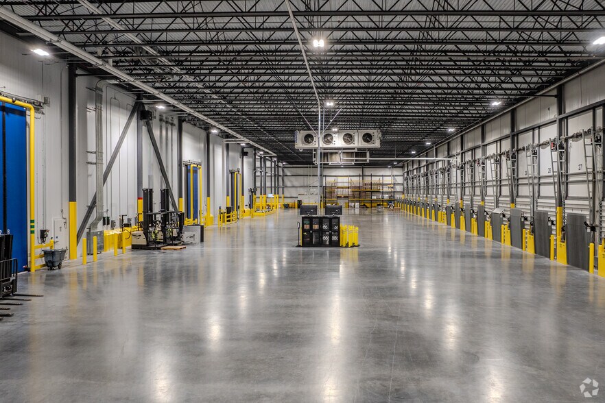 More Photos Of 298 N Corporate Dr, Wilmington Refrigeration Cold Storage For Lease