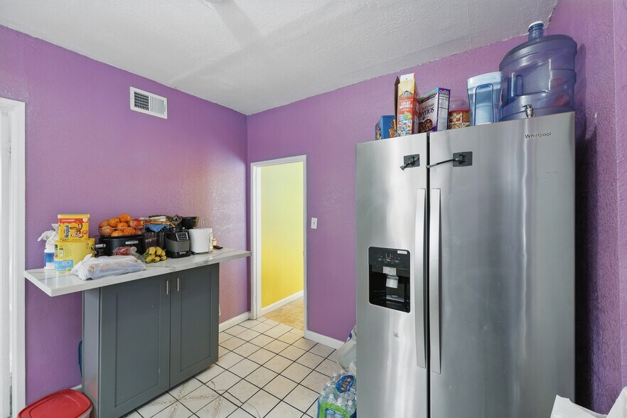 More Photos Of 6617 S San Pedro St, Los Angeles Flex For Sale