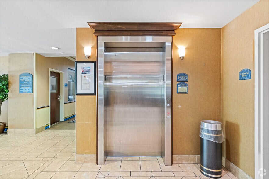 More Photos Of 2205 Barker Oaks Dr, Houston Hotel For Sale