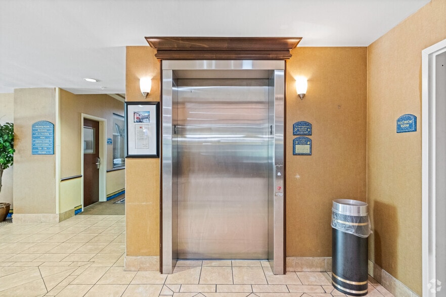 More Photos Of 2205 Barker Oaks Dr, Houston Hotel For Sale