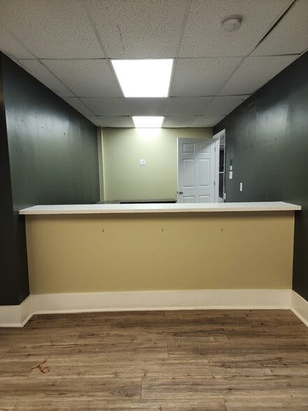 More Photos Of Point Plz, Somers Point Light Manufacturing For Lease