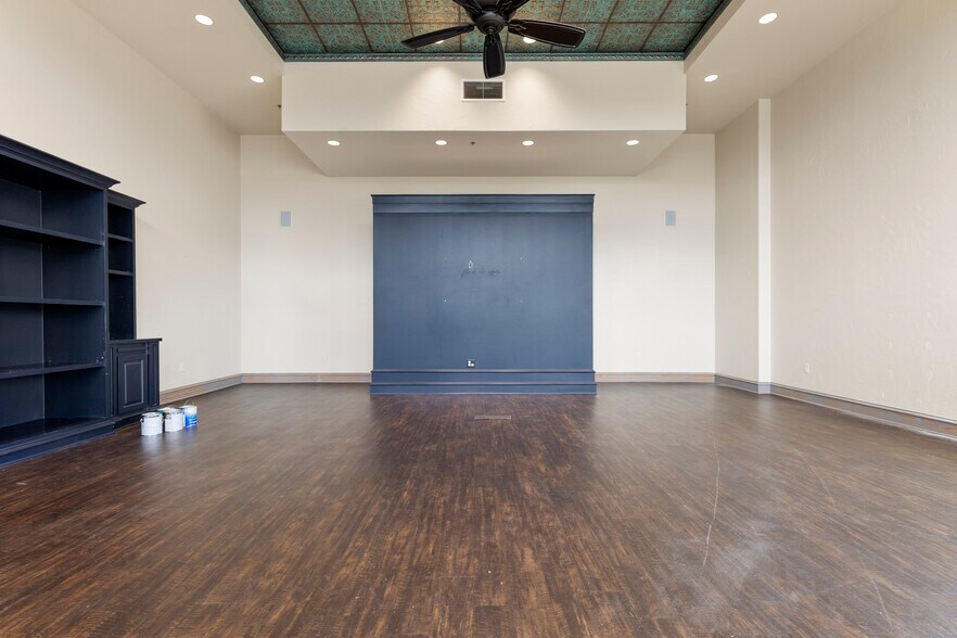 More Photos Of 3611 North St, Nacogdoches Storefront For Lease