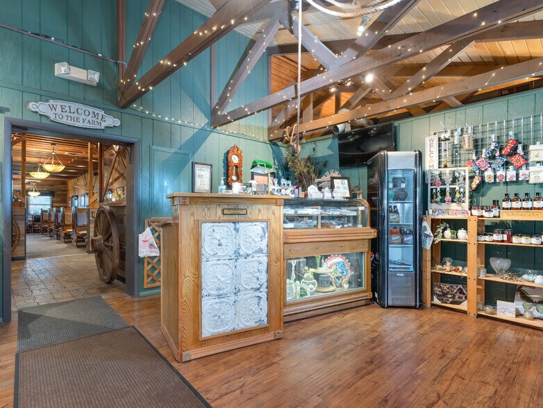 More Photos Of 2973 N Il Route 71, Ottawa Restaurant For Sale