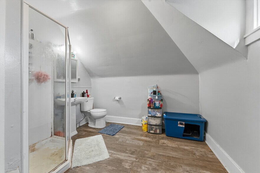 More Photos Of 1042 Morgantown Ave, Fairmont Specialty For Sale