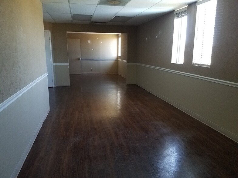 More Photos Of 2051 45th St, West Palm Beach Unknown For Lease