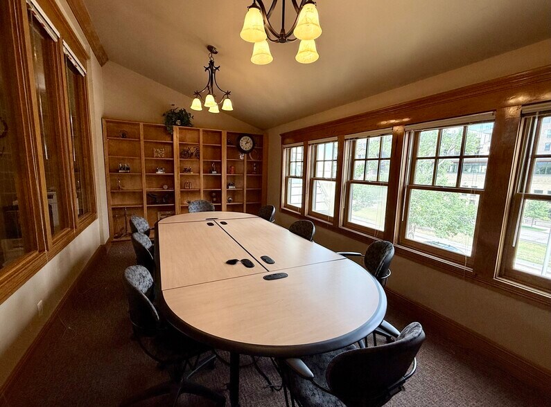 More Photos Of 620 S Cascade Ave, Colorado Springs Office For Sale