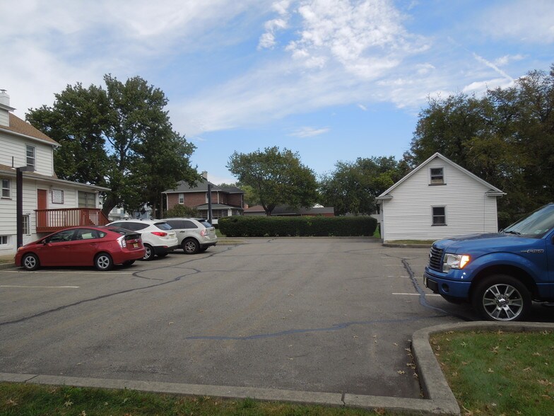 More Photos Of 142 Oak Tree Ave, South Plainfield Office For Lease
