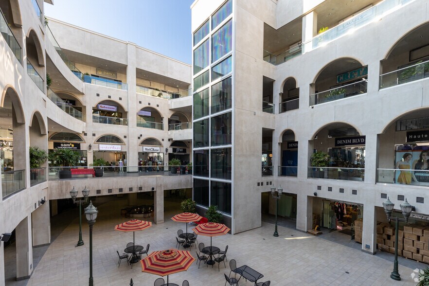 More Photos Of 810 E Pico Blvd, Los Angeles General Retail For Lease