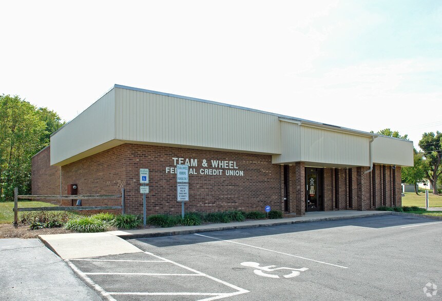 Primary Photo Of 1405 Trademart Blvd, Winston-Salem Flex For Sale