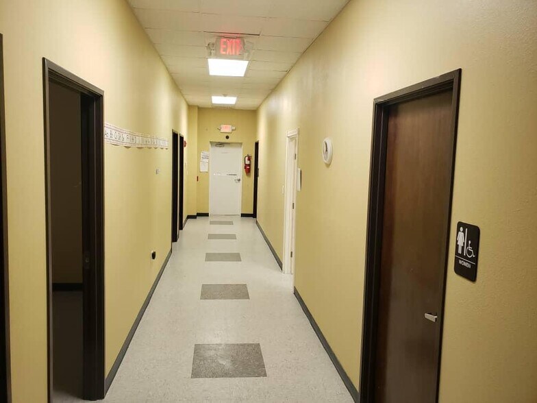 More Photos Of 6603 Langham Dr, Houston Religious Facility For Lease