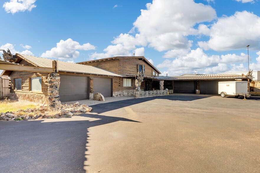 More Photos Of 1525 N Avenue D, Odessa Flex For Sale