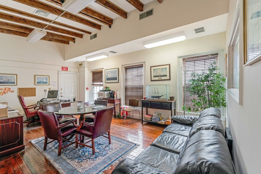 More Photos Of 115 Chestnut St, Philadelphia Office For Lease