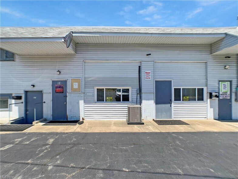 More Photos Of 47 Oak Knoll Dr, Hubbard Office For Lease
