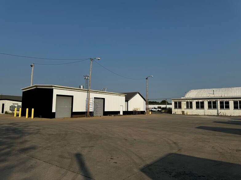 More Photos Of 1200 N Logan St, Lincoln Unknown For Lease