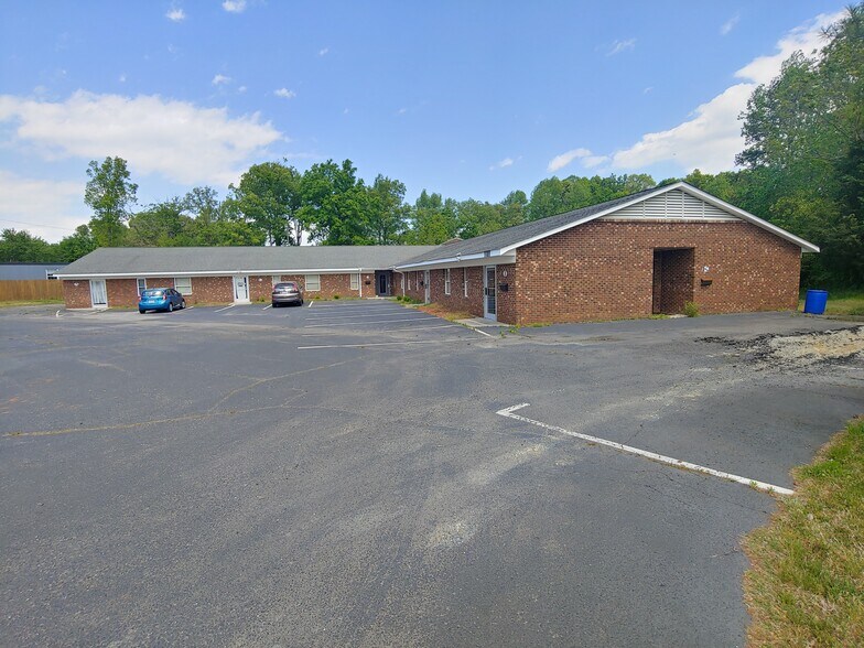 More Photos Of 4913 Archdale Rd, Trinity Office For Sale