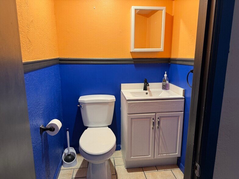 More Photos Of 1104-1108 E 1st St, Loveland General Retail For Lease