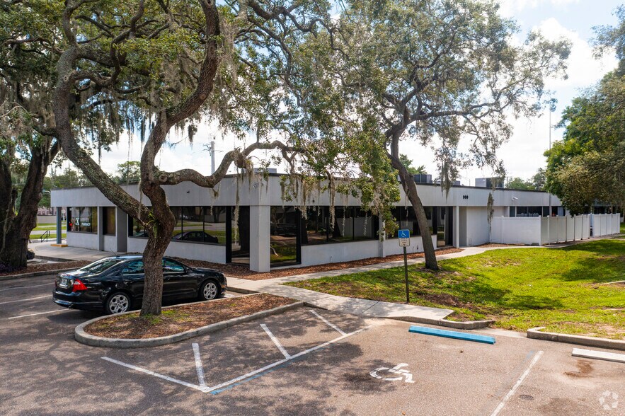 More Photos Of 7402 N 56th, Tampa Unknown For Lease