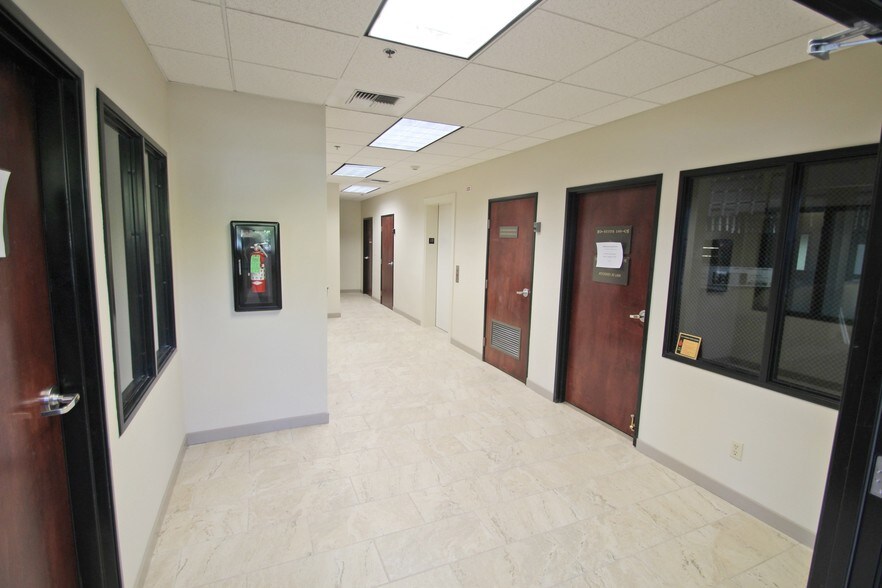 More Photos Of 1345 NW Wall St, Bend Office For Lease