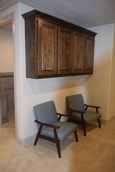 More Photos Of 414 N Main St, Grapevine Loft Creative Space For Lease