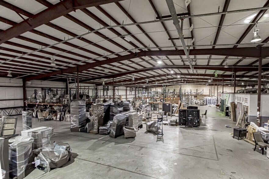 More Photos Of 810 W Highway 30, Gonzales Warehouse For Lease