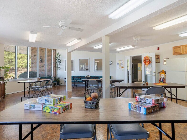 More Photos Of 100 Village Sq, Russellville Apartments For Sale