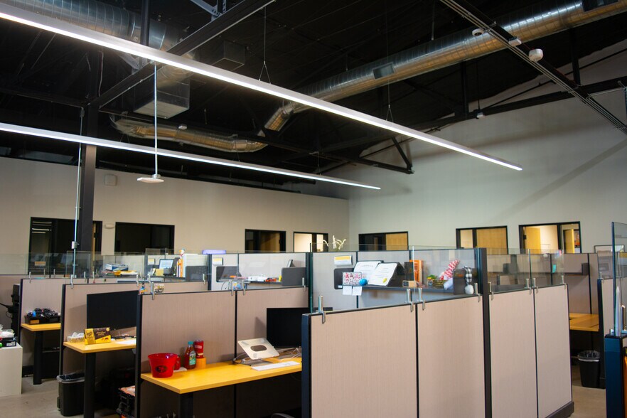 More Photos Of 5012-5116 Dudley Blvd, Mcclellan Flex For Lease