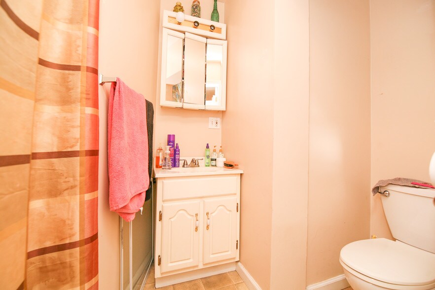 More Photos Of 2102 S Lehigh Ave, Whitehall Apartments For Sale