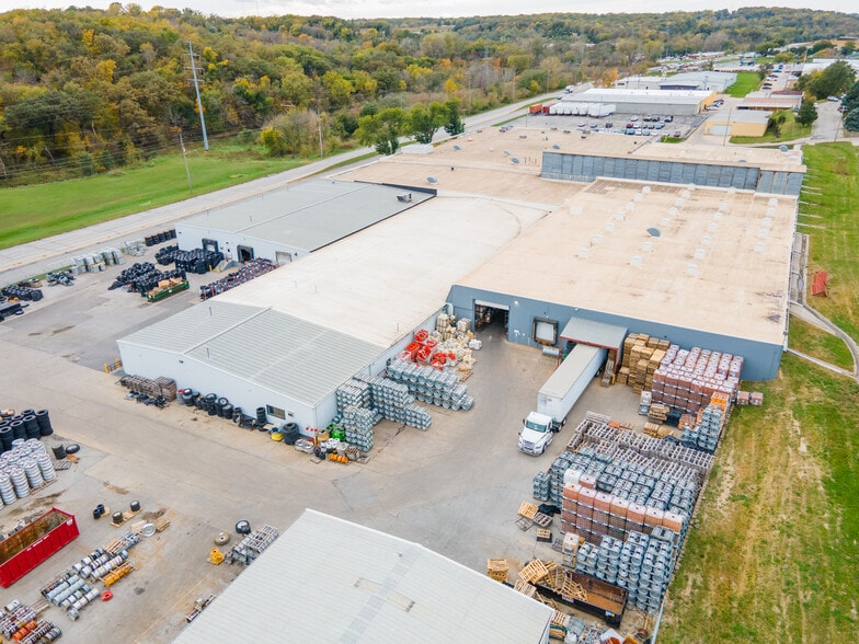 More Photos Of 4350 McKinley St, Omaha Manufacturing For Lease