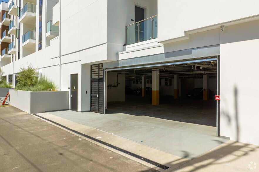 More Photos Of 12444 Chandler Blvd, North Hollywood Apartments For Lease