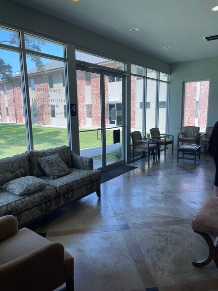 More Photos Of 15475 Airline Hwy, Baton Rouge Medical For Lease