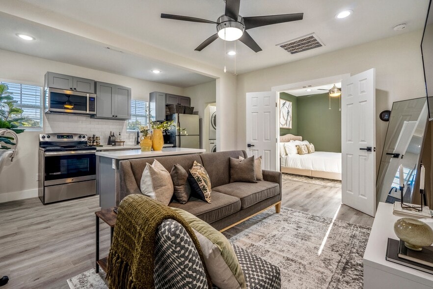 More Photos Of 5 Estelle St, Houston Multifamily For Sale