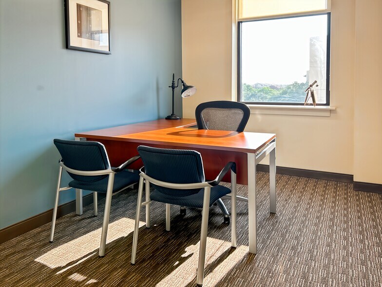 More Photos Of 18756 Stone Oak Pky, San Antonio Coworking Space