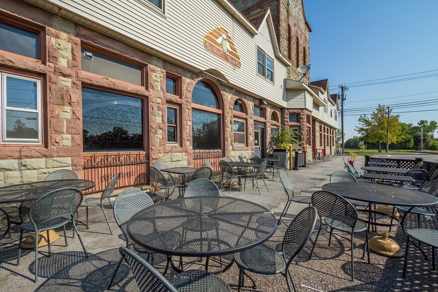 More Photos Of 20 Pleasant St, Canandaigua Office For Sale