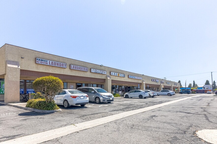 More Photos Of 11802-11820 Centralia St, Lakewood General Retail For Sale