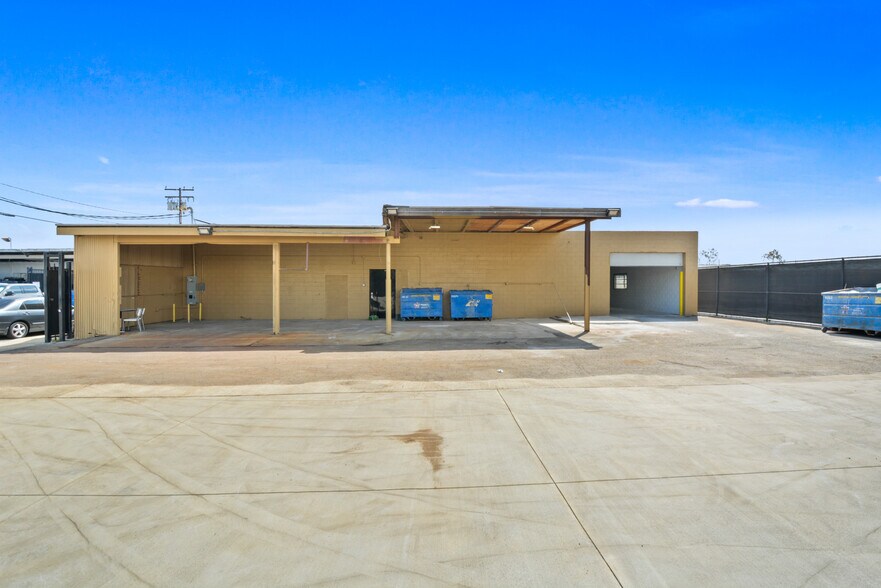 More Photos Of 920-922 E Arlee Pl, Anaheim Warehouse For Sale