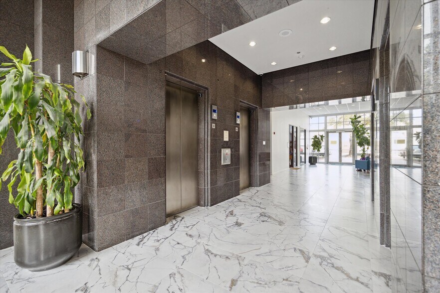 More Photos Of 9800 Centre Pky, Houston Office For Lease