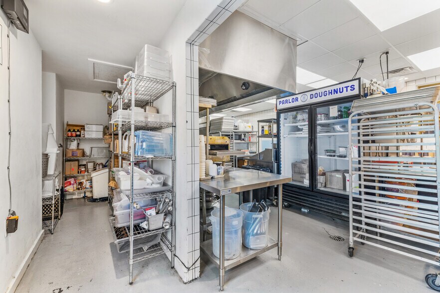 More Photos Of 11359 Highway 17, Pawleys Island Restaurant For Sale