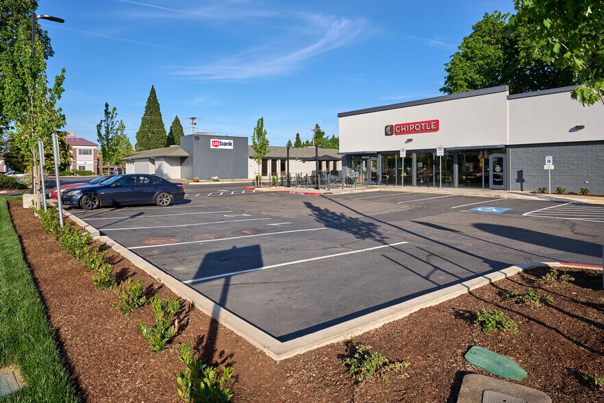 More Photos Of 597 SW 1st Ave, Canby Fast Food For Sale