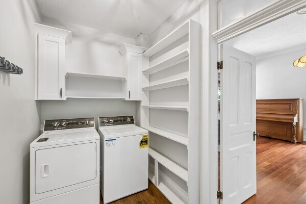 More Photos Of 728 S Spring St, Manchester Specialty For Sale