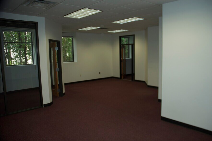 More Photos Of 26 Park Pl, Paramus Office For Lease
