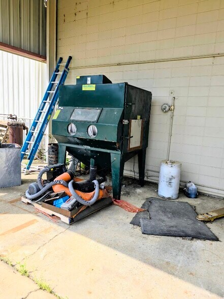 More Photos Of 1431 MS-69 S, Columbus Industrial For Lease