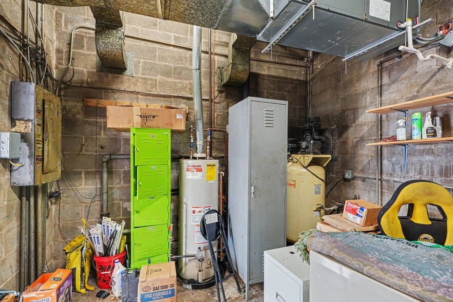 More Photos Of 3528 Harrison Ave, Cincinnati Auto Repair For Sale